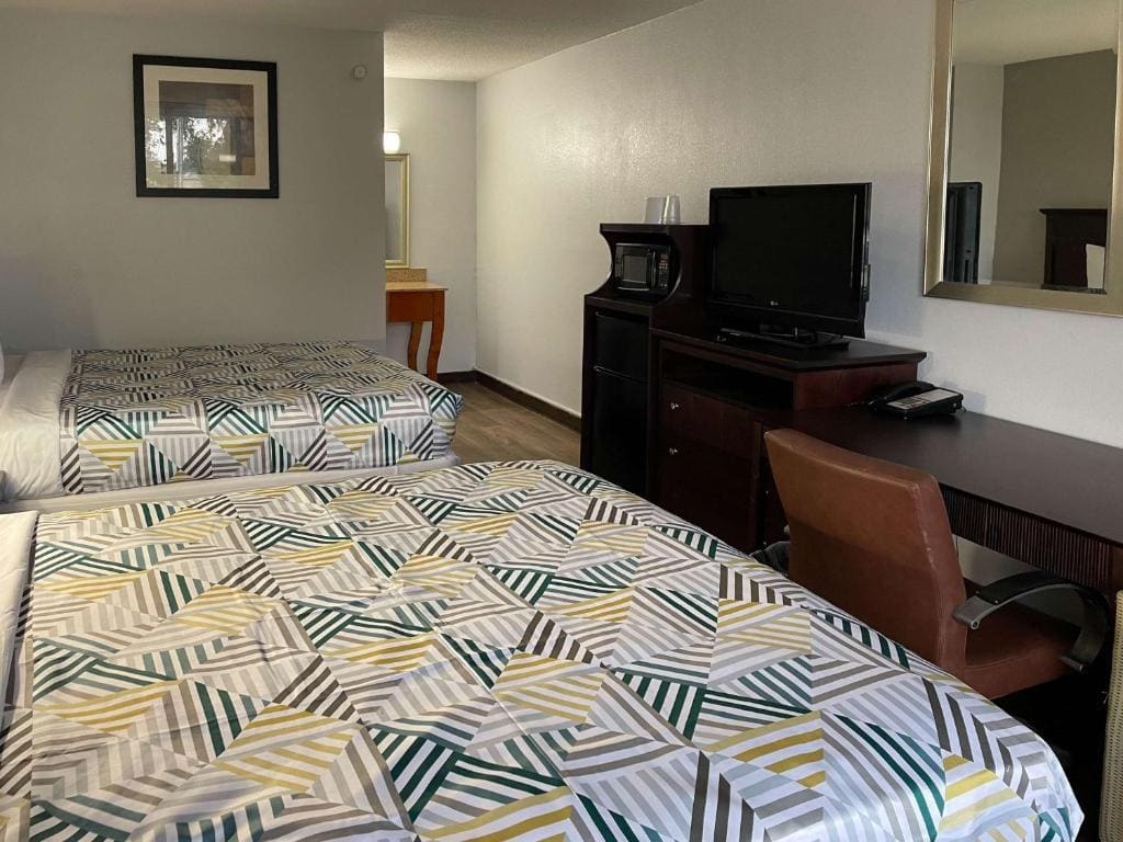 Motel 6 Wytheville VA - View 5