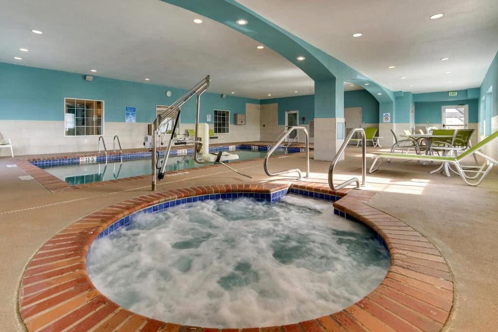 Holiday Inn Express & Suites - Ardmore by IHG - View 4