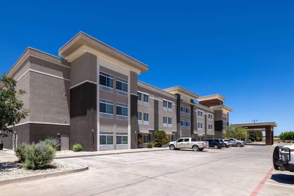 La Quinta by Wyndham Artesia - Main view