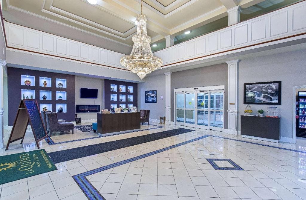 La Quinta by Wyndham Bowling Green - View 3