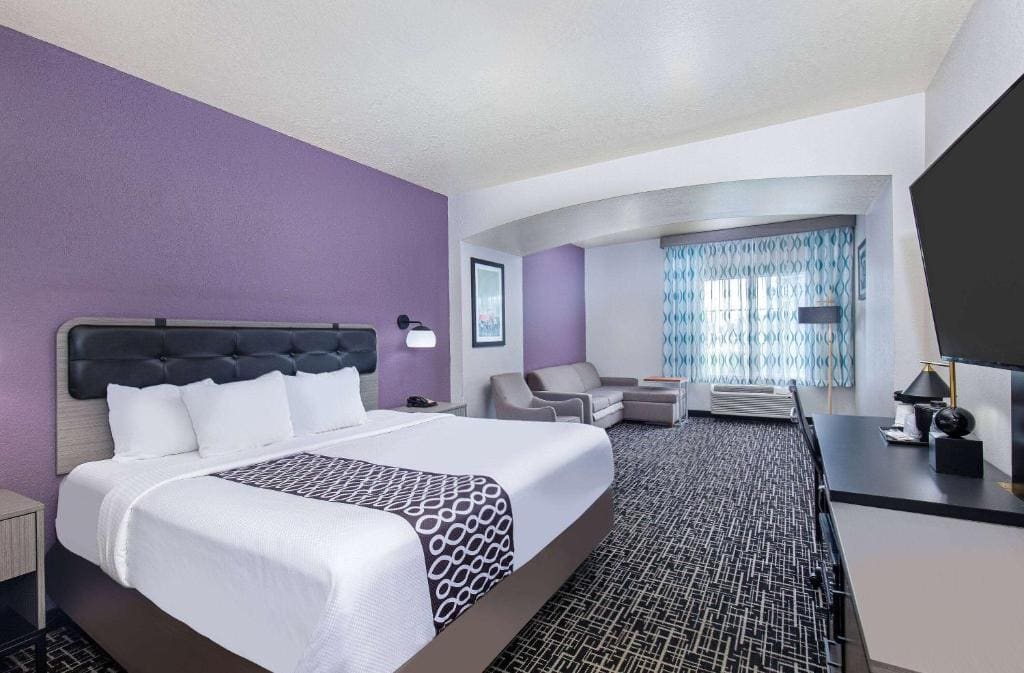 La Quinta by Wyndham Bowling Green - View 2
