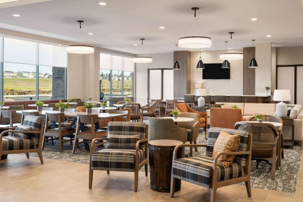 La Quinta Inn and Suites by Wyndham Lincoln - View 3