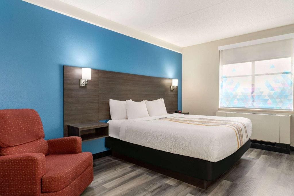 La Quinta by Wyndham Madison American Center - View 2