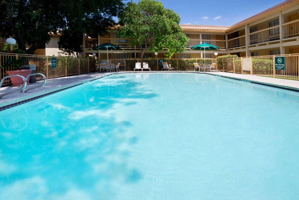 La Quinta Inn by Wyndham Austin Oltorf - View 3