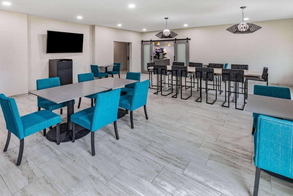 La Quinta Inn & Suites by Wyndham Ardmore - View 4