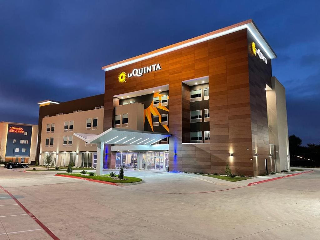 La Quinta Inn & Suites by Wyndham Dallas/Fairpark - Main view