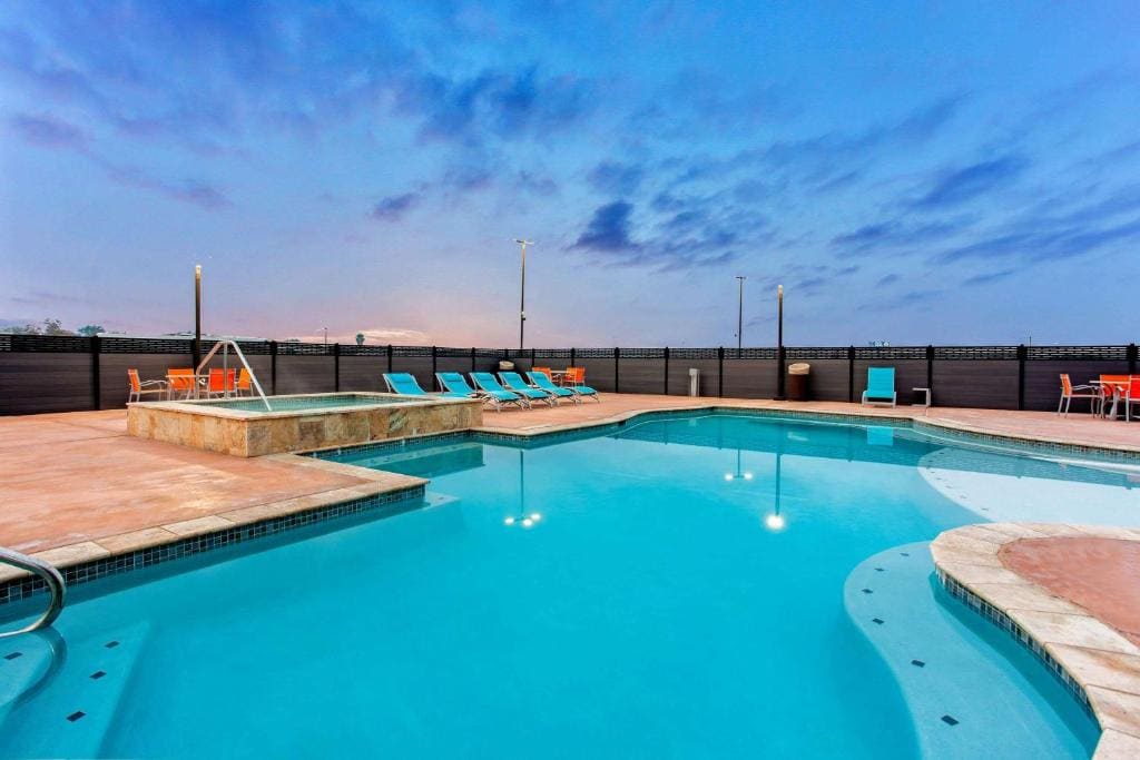 La Quinta by Wyndham San Antonio Alamo City - View 4
