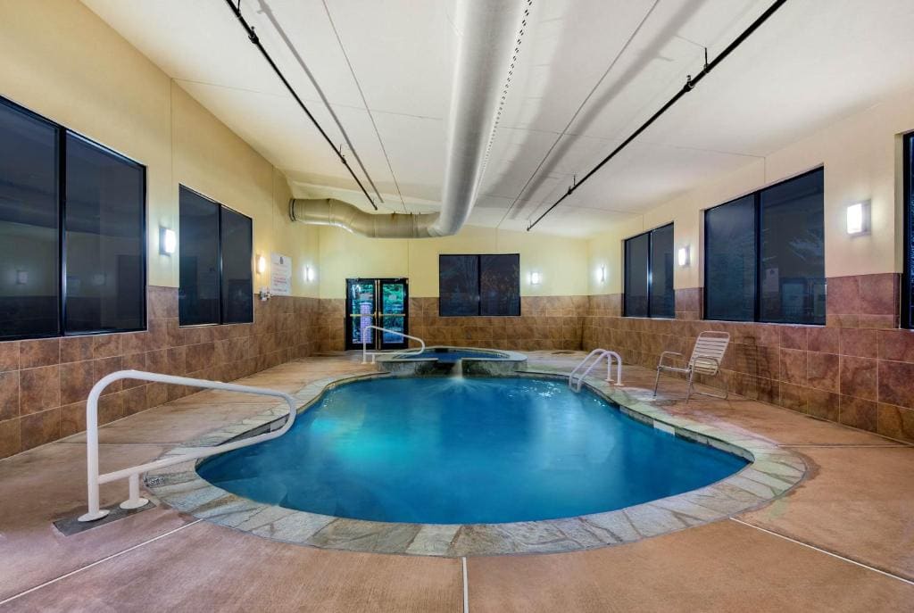 La Quinta Inn by Wyndham West Long Branch NJ Shore Area - View 3