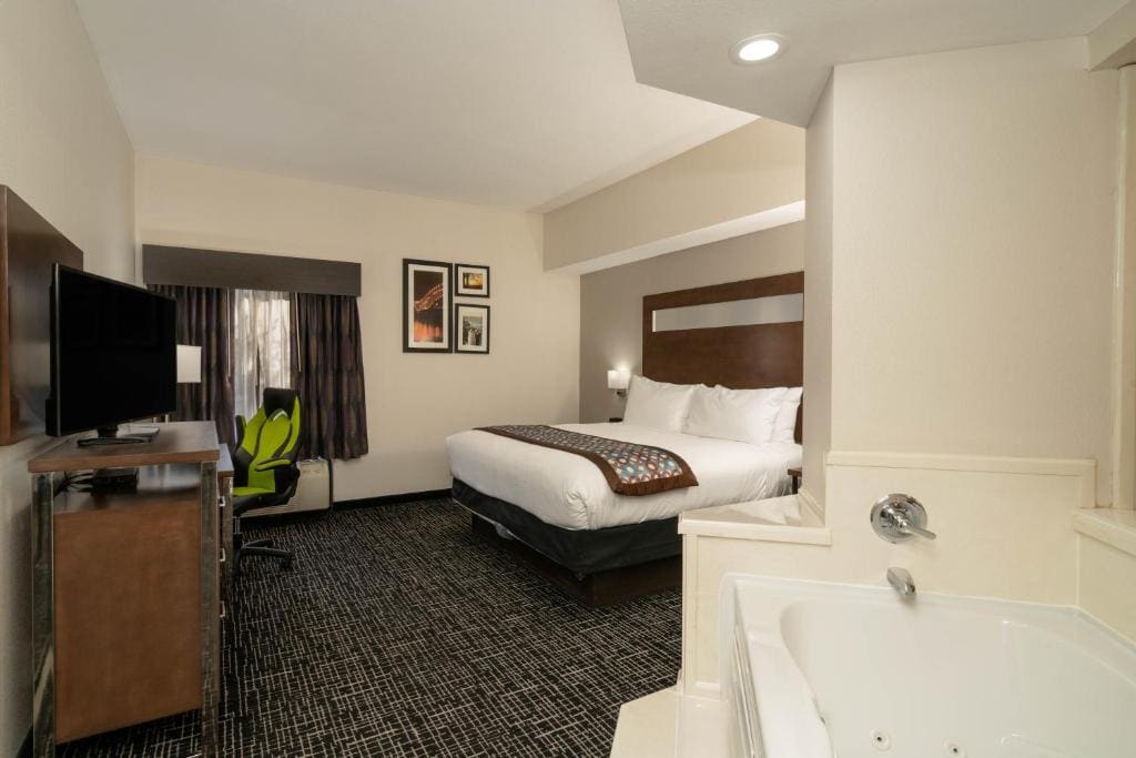 Wingate by Wyndham Memphis East - View 6