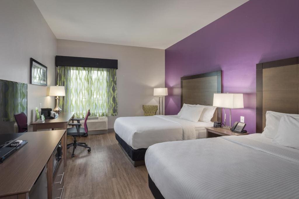 La Quinta by Wyndham Visalia/Sequoia Gateway - View 2