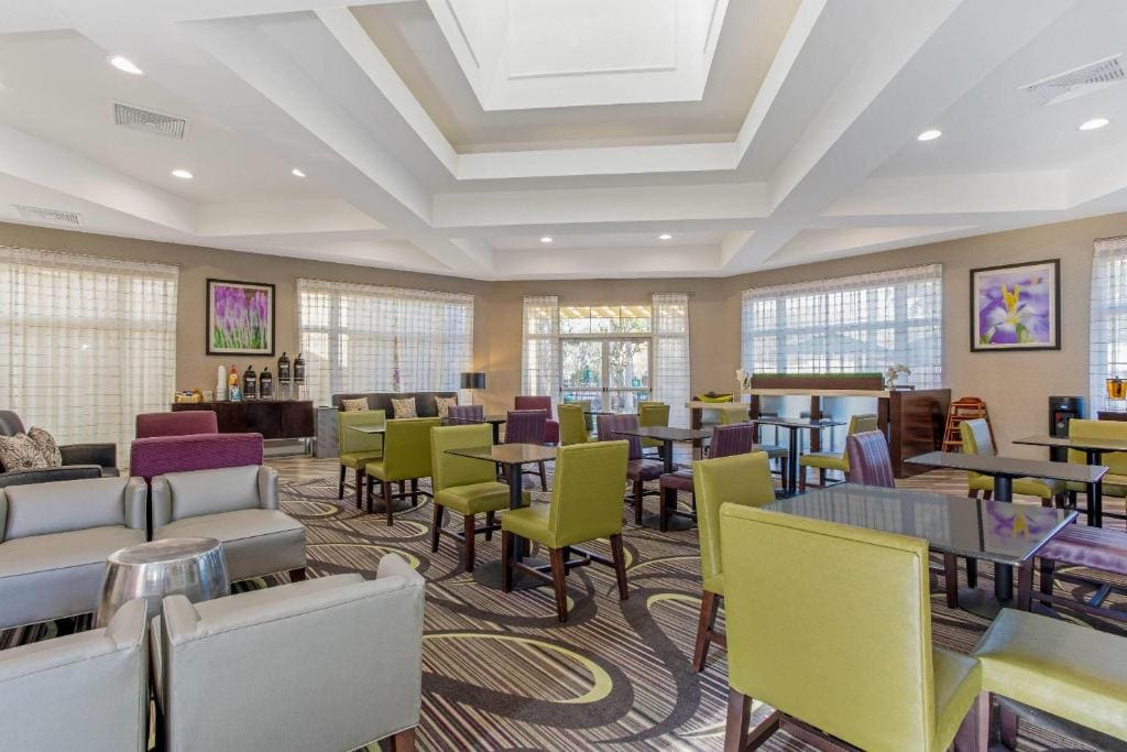 La Quinta by Wyndham Orlando Airport North - View 4