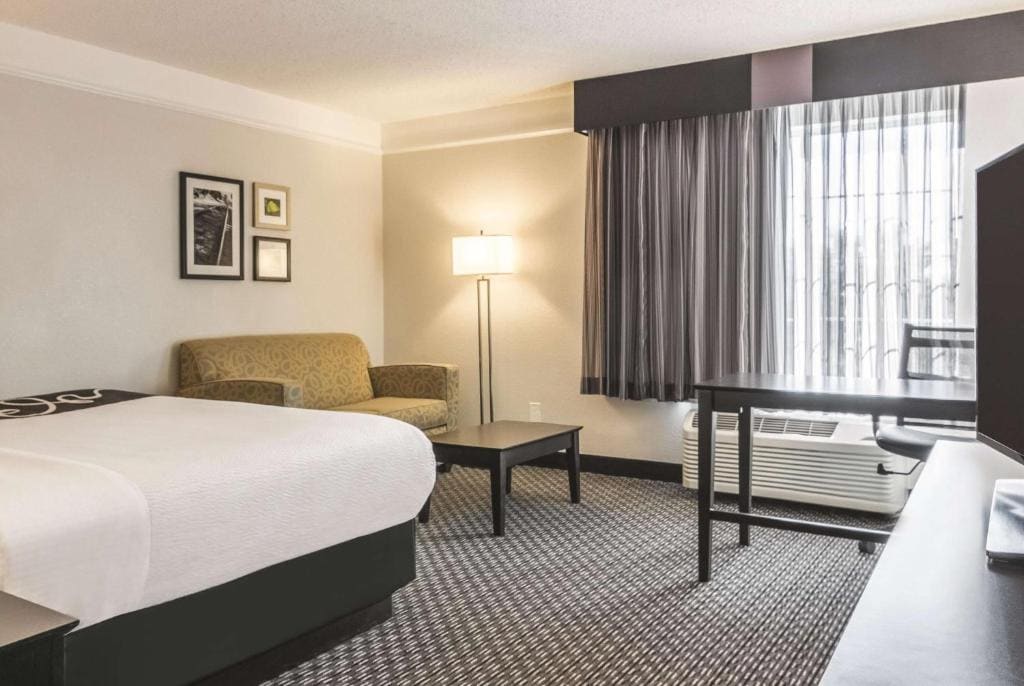 La Quinta by Wyndham Orlando Airport North - View 2