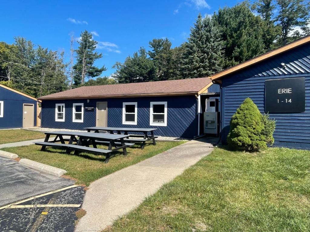 Lake Bluff Inn and Suites - View 5