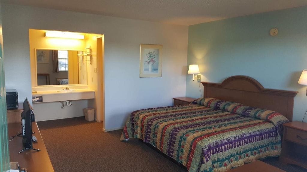 Lake Eufaula Inn & Suites - View 3