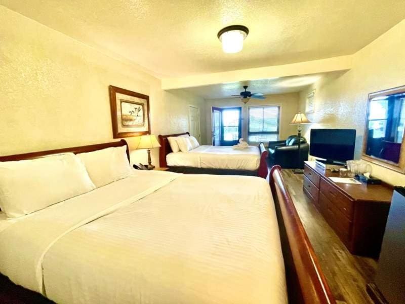 Lake view queen Guest Room with two queens and deck - View 2
