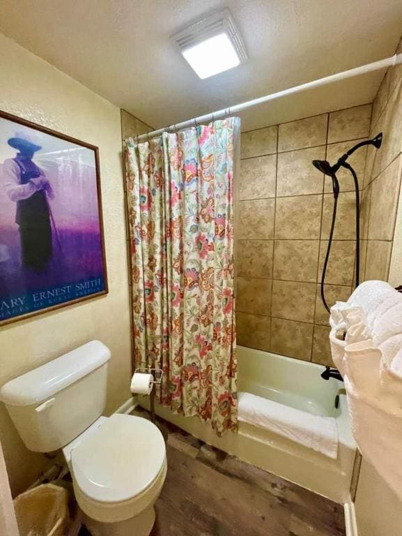 Lake view queen Guest Room with two queens and deck - View 5