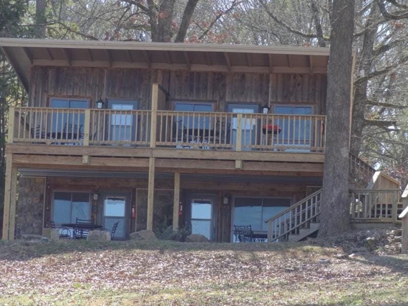 Lake view queen Guest Room with two queens and deck - Main view