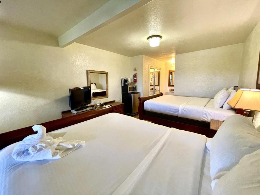 Lake view queen Guest Room with two queens and deck - View 6