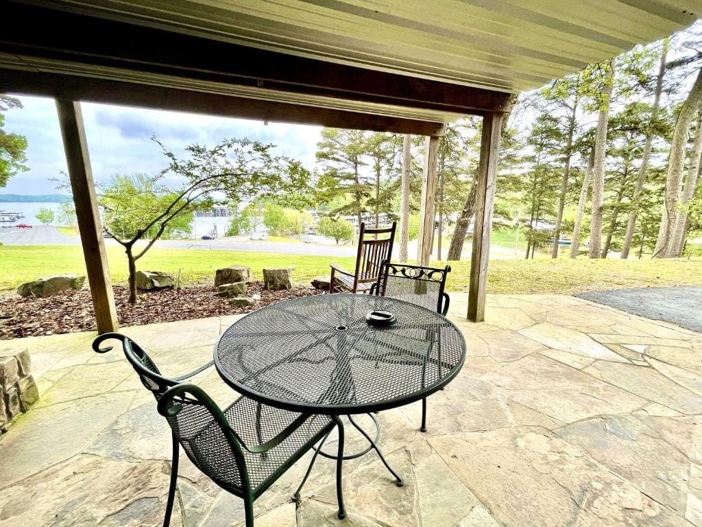 Lake view queen Guest Room with two queens and deck - View 3