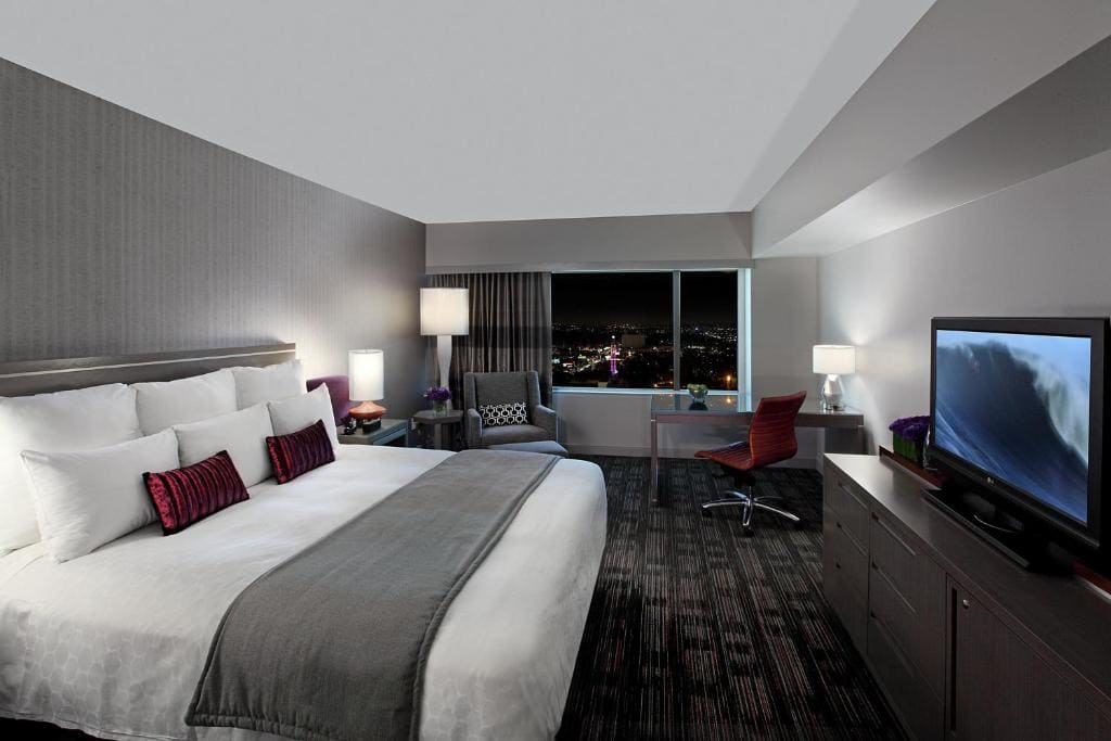 Loews Hollywood Hotel - View 2