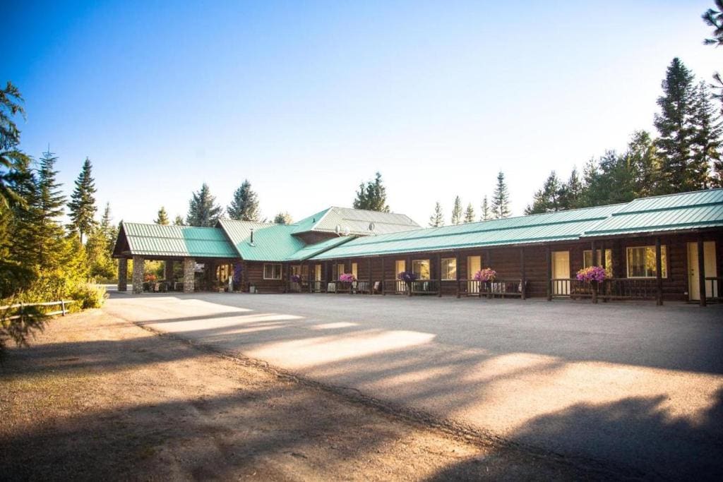 Log Inn Bonners Ferry - Main view