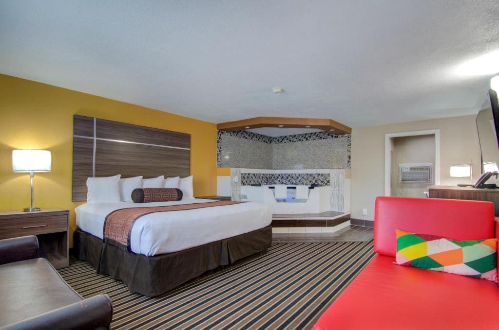 Westbridge Inn & Suites - View 6