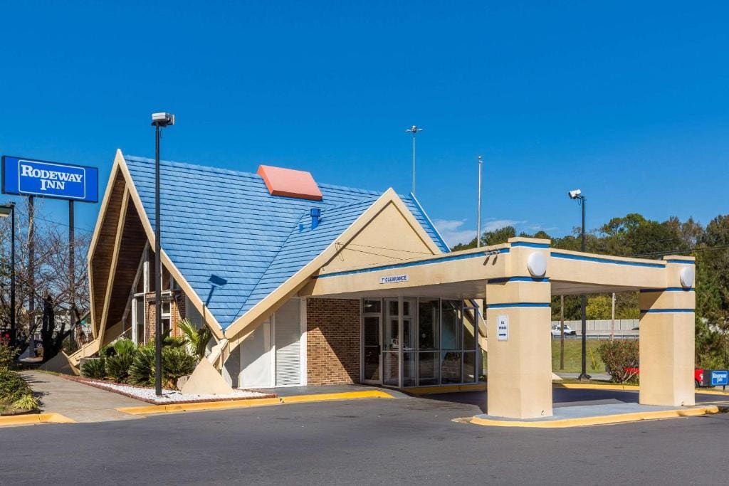 Super 8 by Wyndham Macon GA - Main view