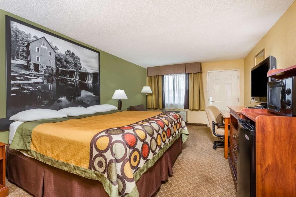 Super 8 by Wyndham Macon West - View 6