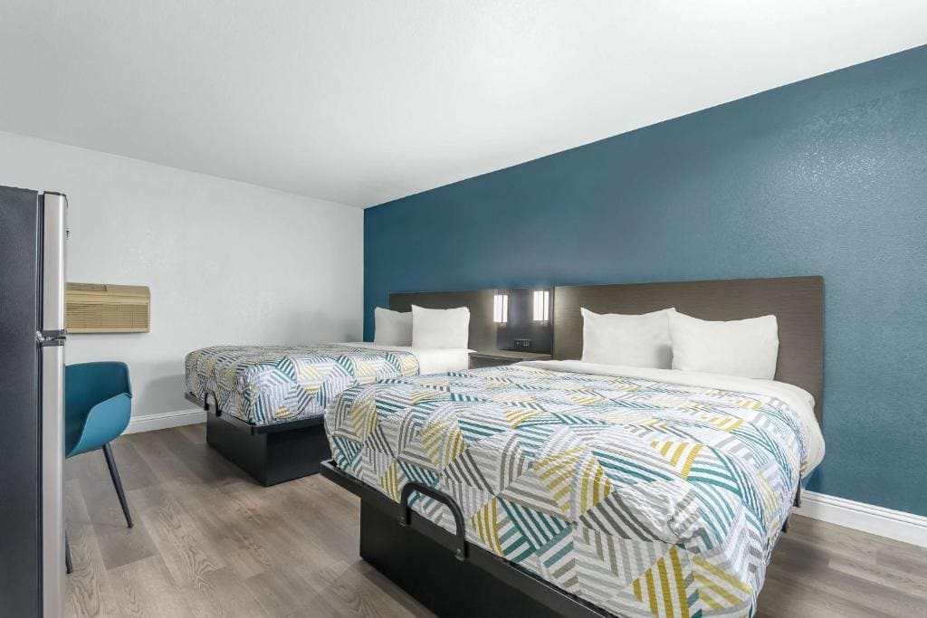 Studio 6 Suites Madera, CA Yosemite - View 2