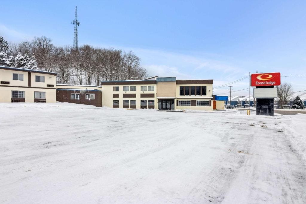 Econo Lodge Manistee - Main view