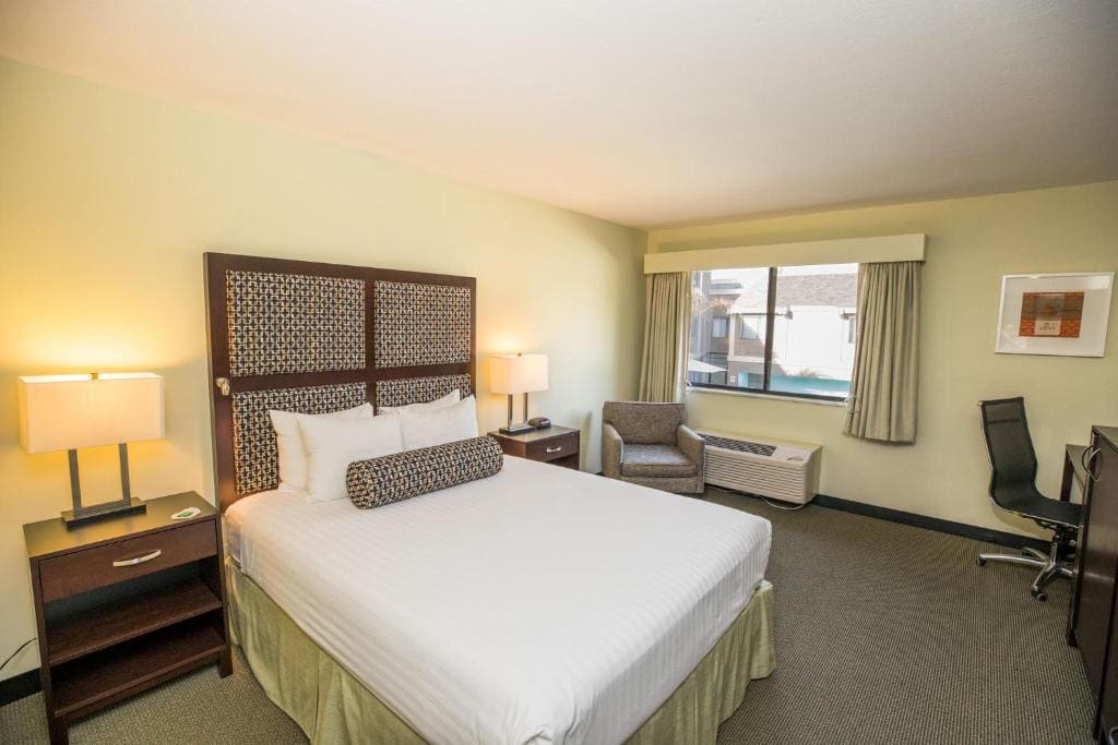 Maple Tree Inn - View 7