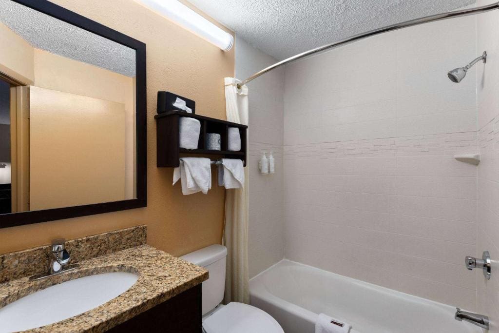 Super 8 by Wyndham Myrtle Beach/Market Common Area - View 3