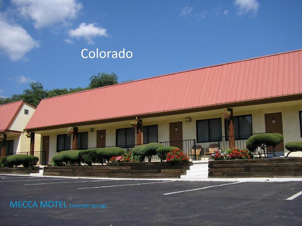 Mecca Motel - Main view