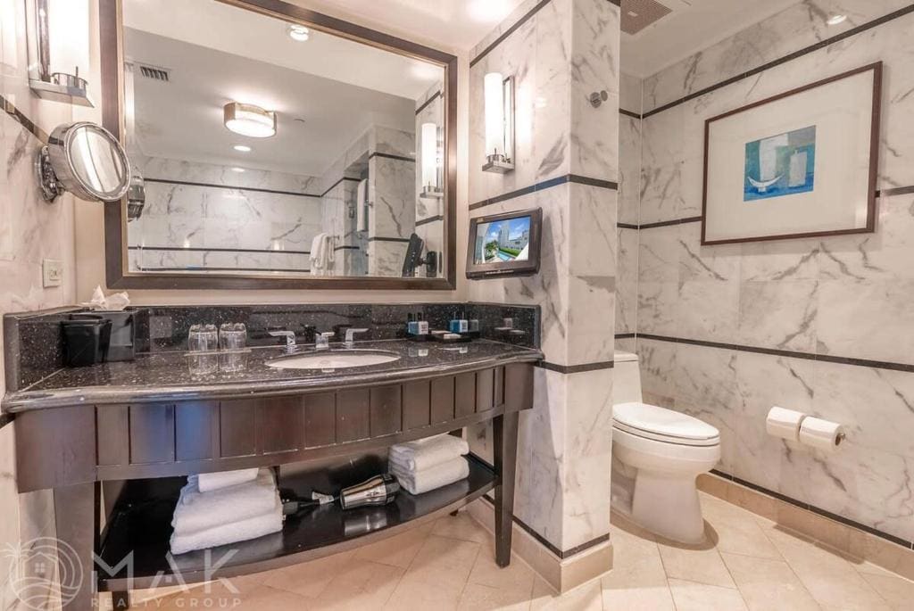 FB Miami Beach Sorrento Private Ocean Luxury Suite - View 3