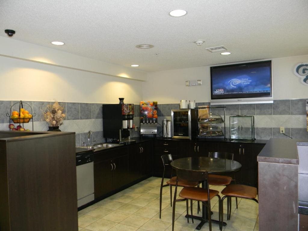 Microtel Inn & Suites Bath - View 4