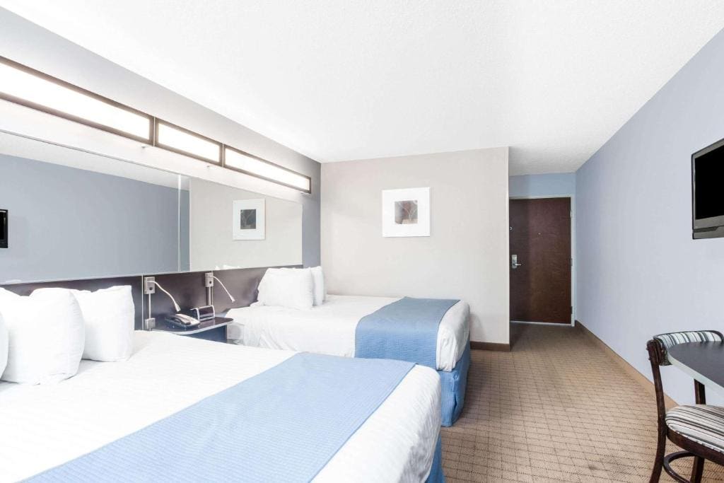 Microtel Inn & Suites Bath - View 7