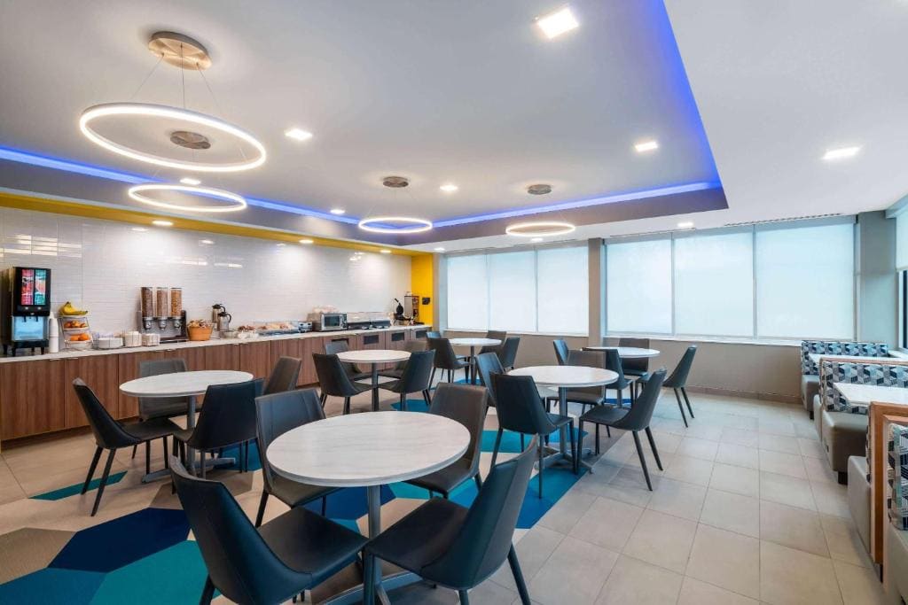 Microtel Inn & Suites by Wyndham Hot Springs - View 3