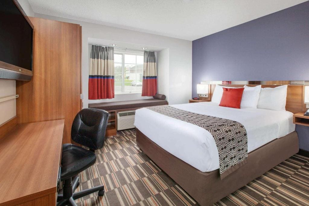Microtel Inn & Suites by Wyndham Pittsburgh Airport - View 2