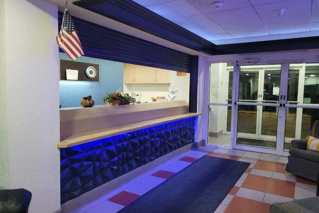 Modern Stay 39 Lakeview By OYO Minonk - View 3