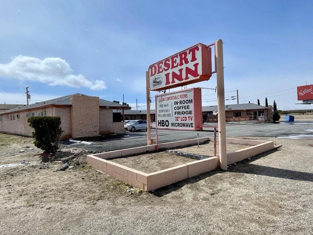Desert Inn - Main view