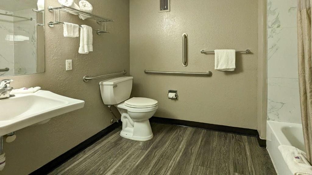 Motel 6-Danvers, MA - Boston North - View 3