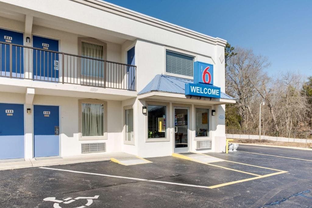 Motel 6-Kingston, TN - Main view