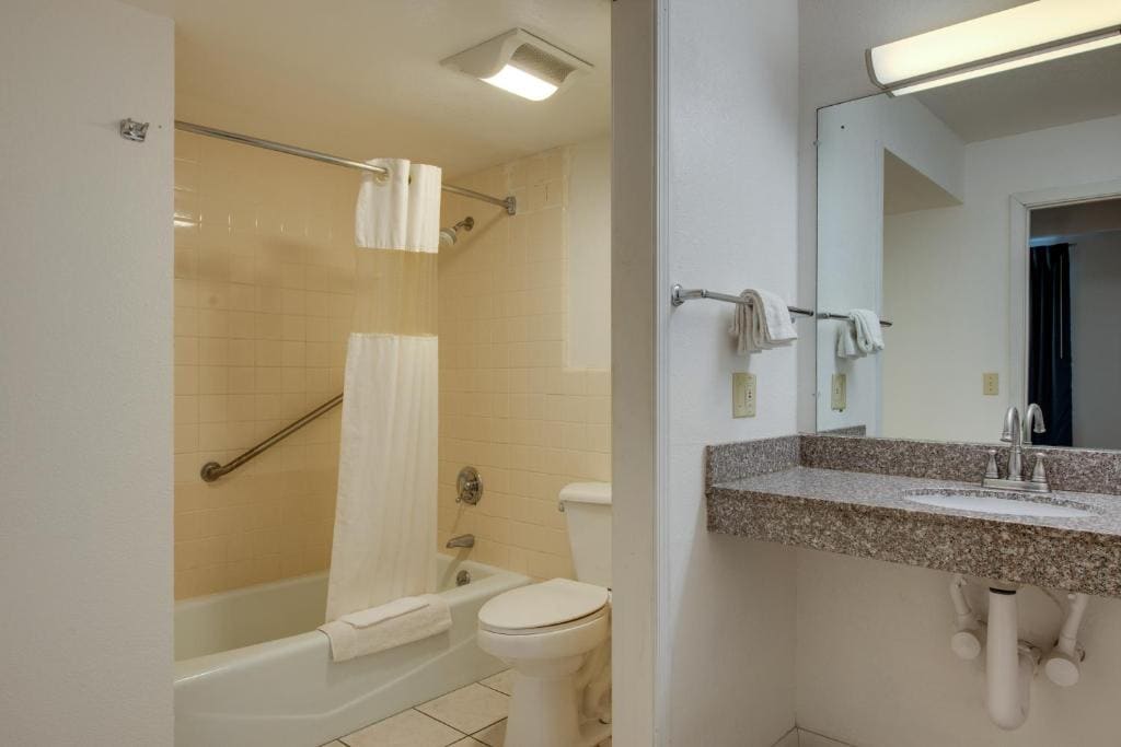 Motel 6-Kingston, TN - View 3