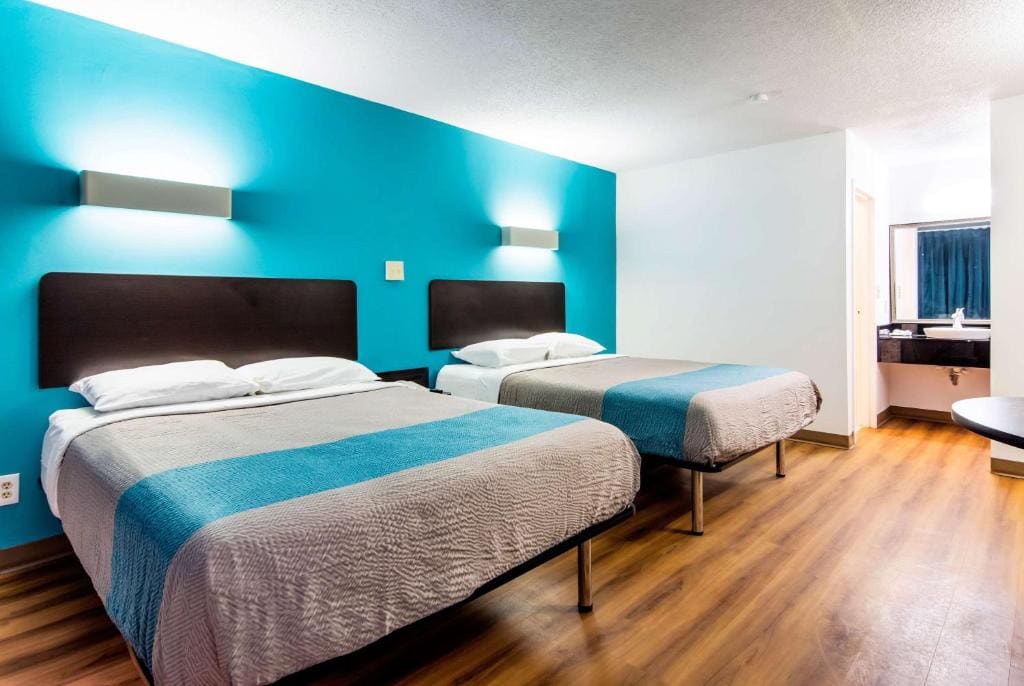 Motel-6 Lagrange Ga - View 2