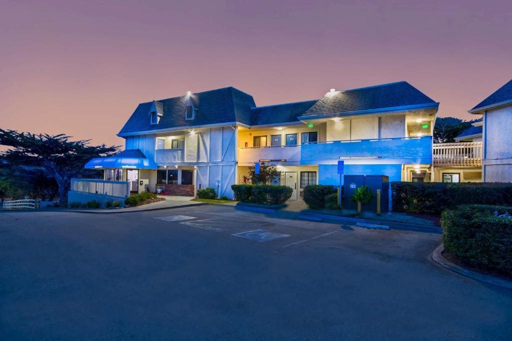 Motel 6-Marina, CA - Monterey - Main view