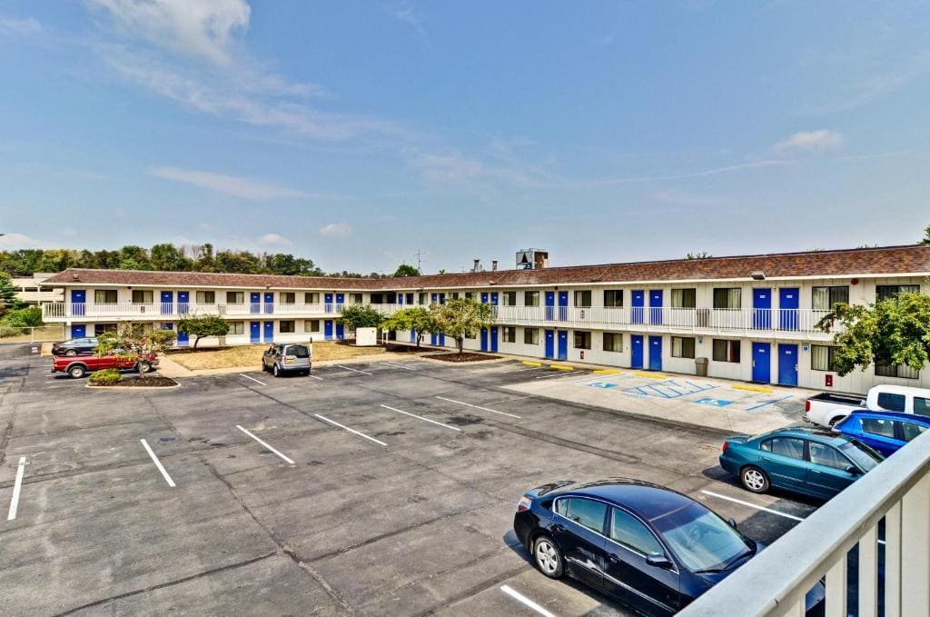 Motel 6-Pittsburgh, PA - Crafton - View 5