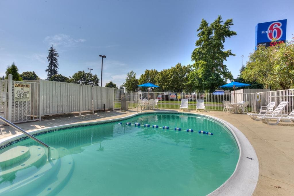 Motel 6-Portland, OR - Tigard West - View 5