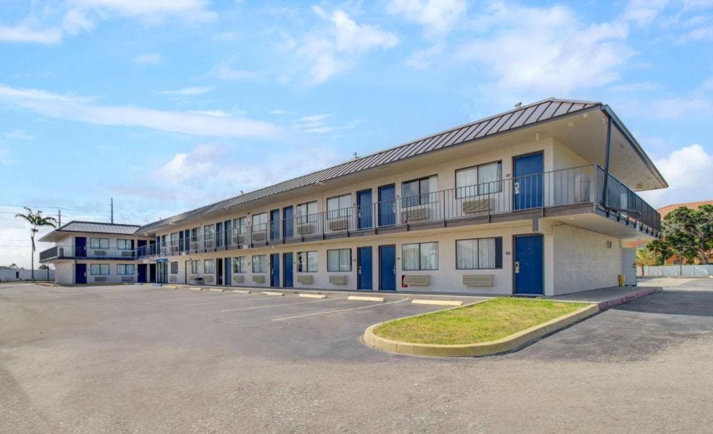 Motel 6-Venice, FL - Main view