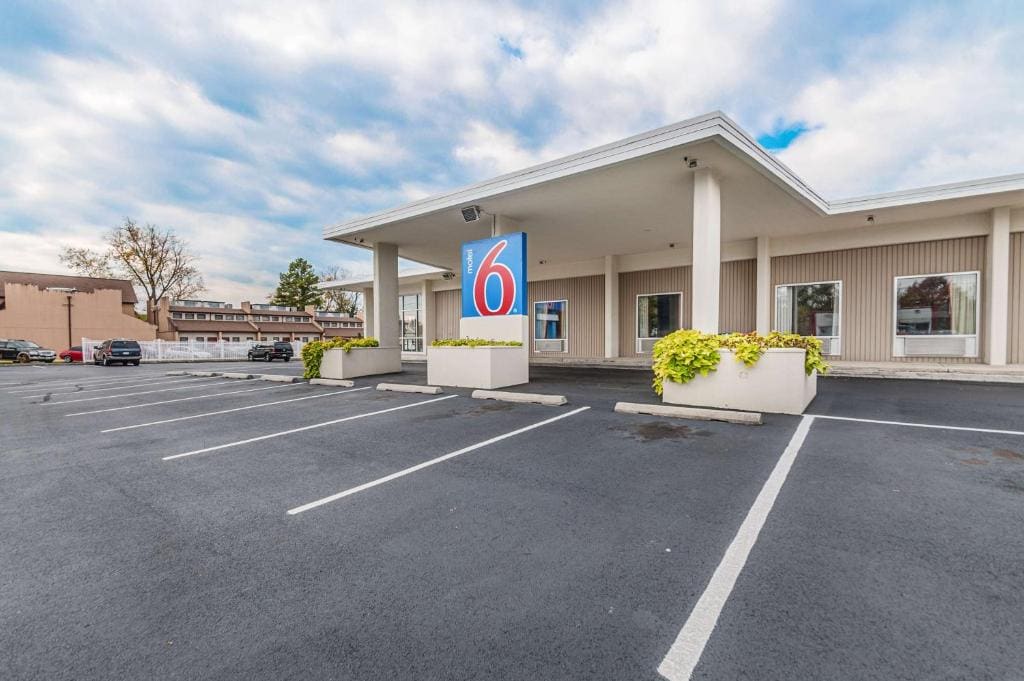 Motel6 Winchester, VA - Main view