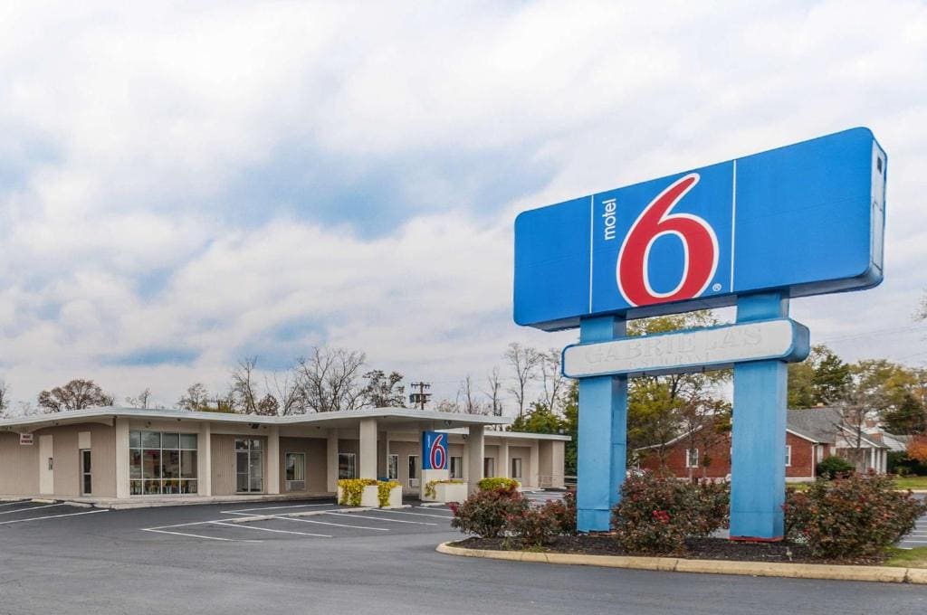 Motel6 Winchester, VA - View 5